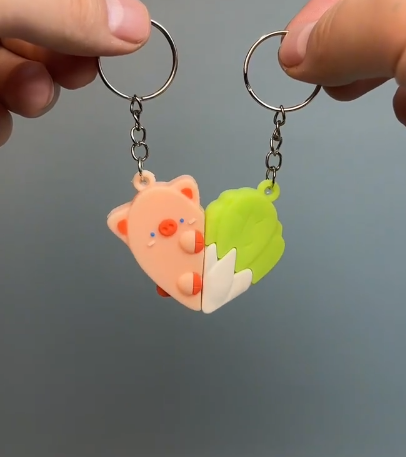 Magnetic Couple Keychain Set β Cute Design with Magnetic Connection BestSeller Edition