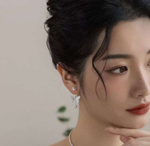 [MonoGleam] Sterling Silver Butterfly Pearl Earrings