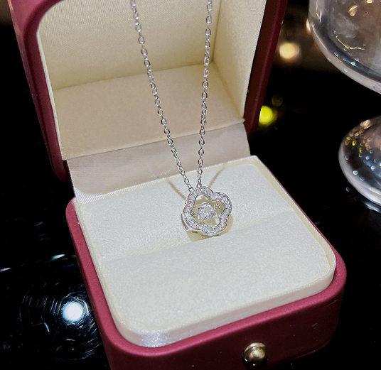 [MonoGleam]Lucky Zircon Clover Necklaces