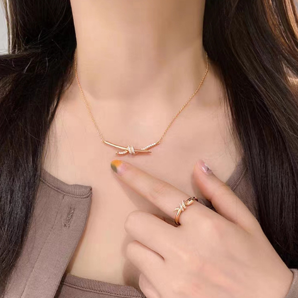 [MonoGleam] Rose Gold Knot Pendant Necklaces