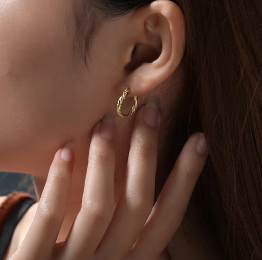 [MonoGleam]Gold Spiral Earrings